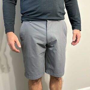 Soft gray UNDER ARMOUR shorts 32w